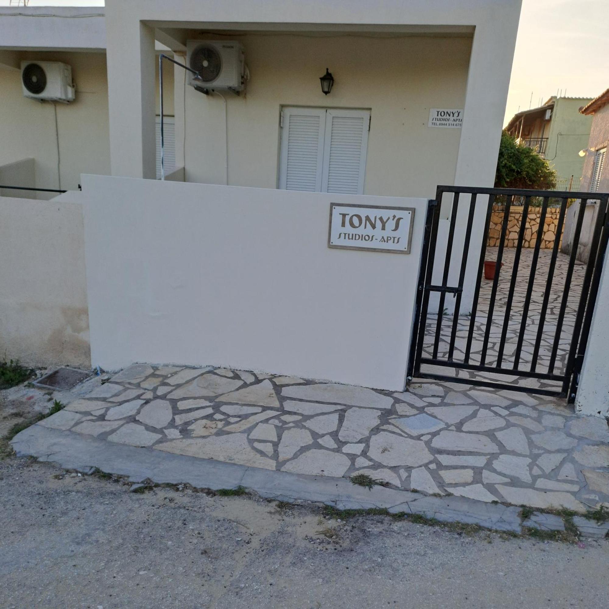 Tony'S Apartments Agios Georgios  Ngoại thất bức ảnh