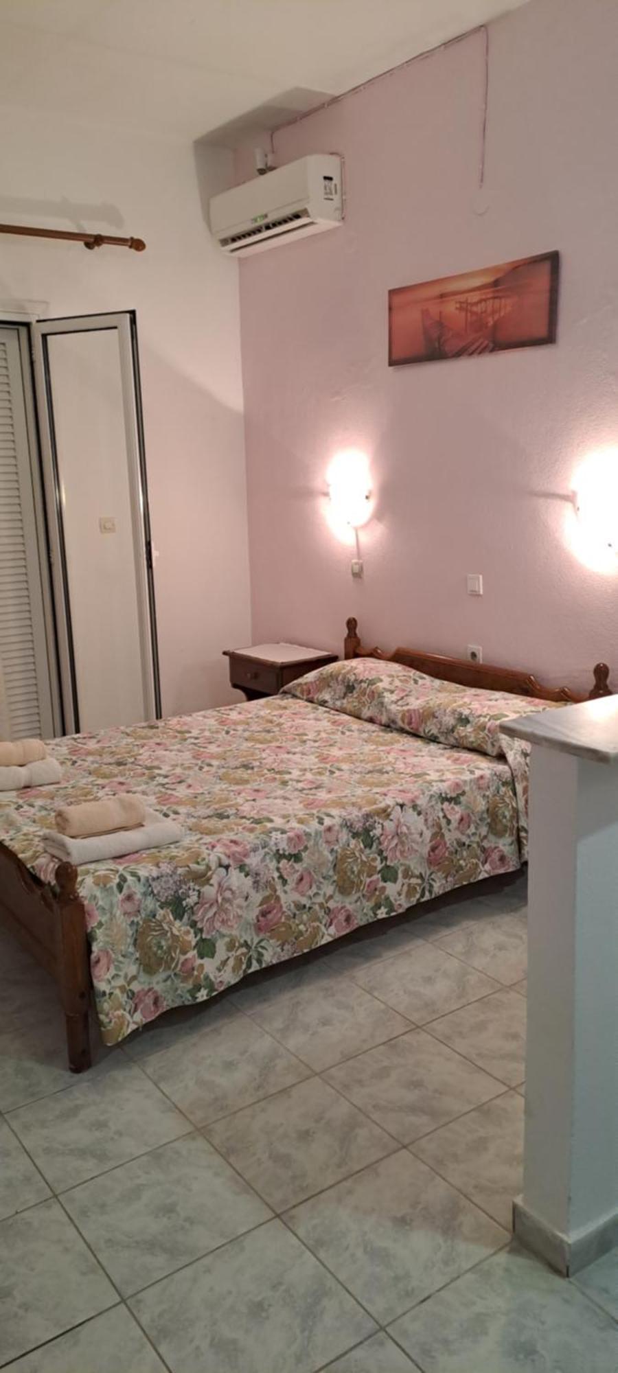Tony'S Apartments Agios Georgios  Ngoại thất bức ảnh
