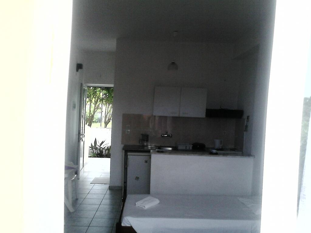 Tony'S Apartments Agios Georgios  Ngoại thất bức ảnh