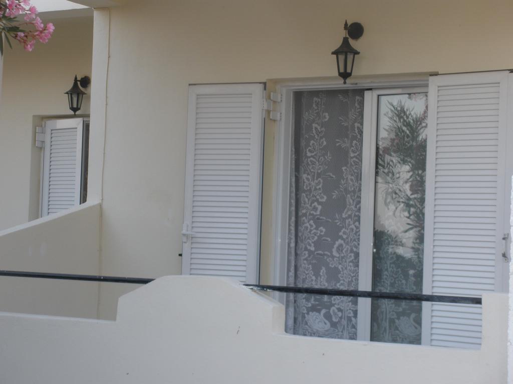 Tony'S Apartments Agios Georgios  Ngoại thất bức ảnh